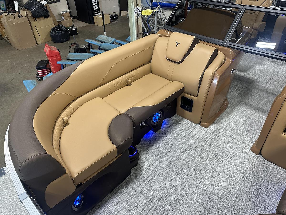 2025 Tahoe Pontoons LTZ 2385 Swingback (VRB) Windshield Tritoon & Honda 4-Stroke EFI