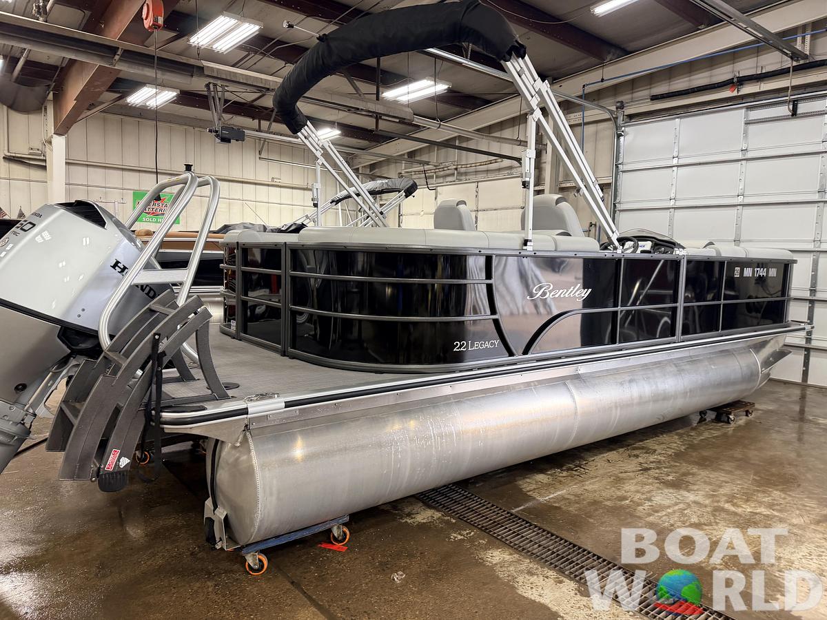 Used 2024 Bentley Legacy 223 150HP Navigator Tritoon - $47995