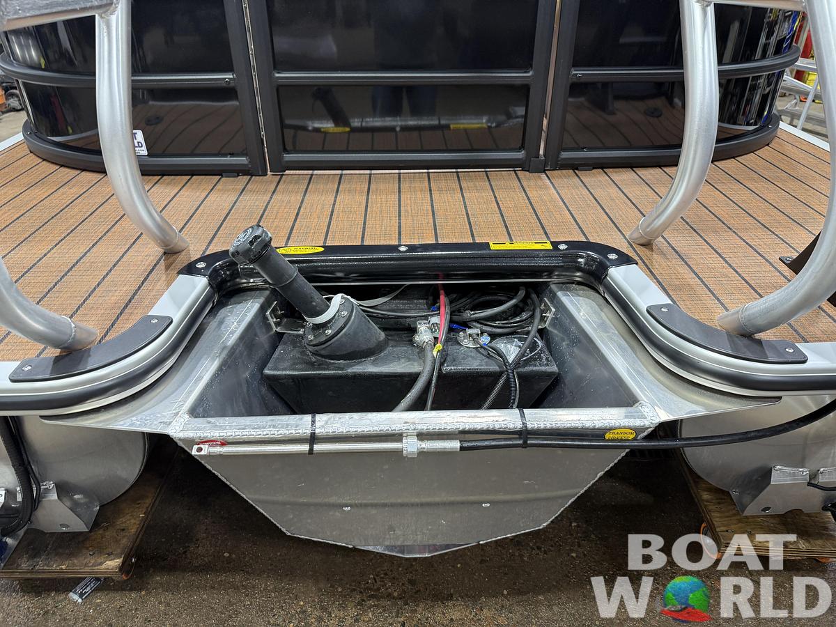 2026 Bentley Pontoons Legacy 200 Navigator Quad Lounge $39995