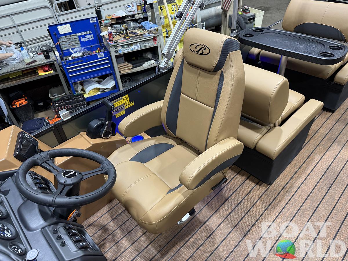 2026 Bentley Pontoons Legacy 223 QSB Swingback Tritoon 