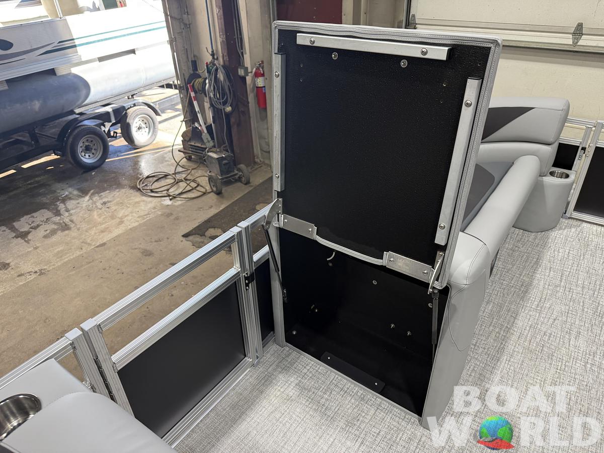 2026 Tahoe Sport VRB 2385 Swingback & 4-Stroke $34995