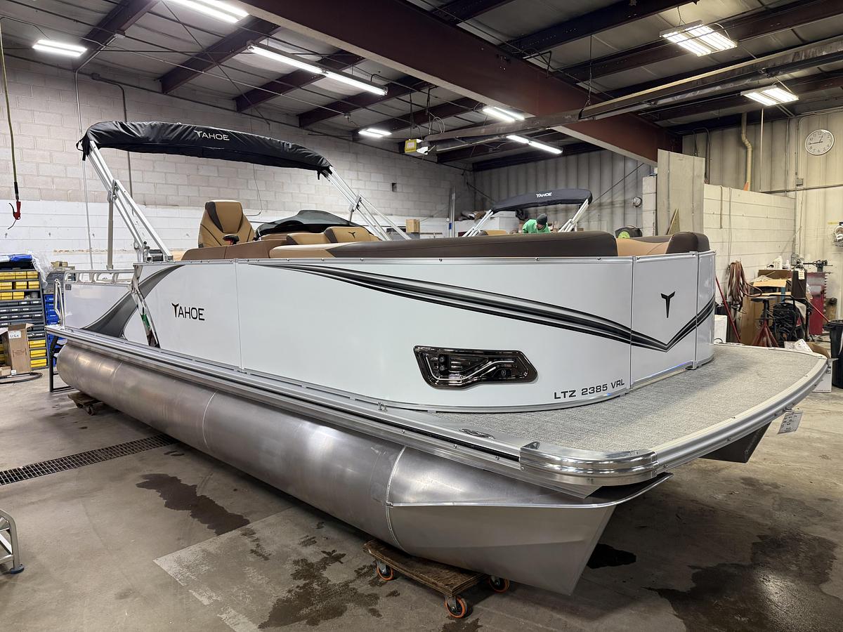 2025 Tahoe Pontoons LTZ 2385 Swingback (VRL) & Honda 4-Stroke EFI