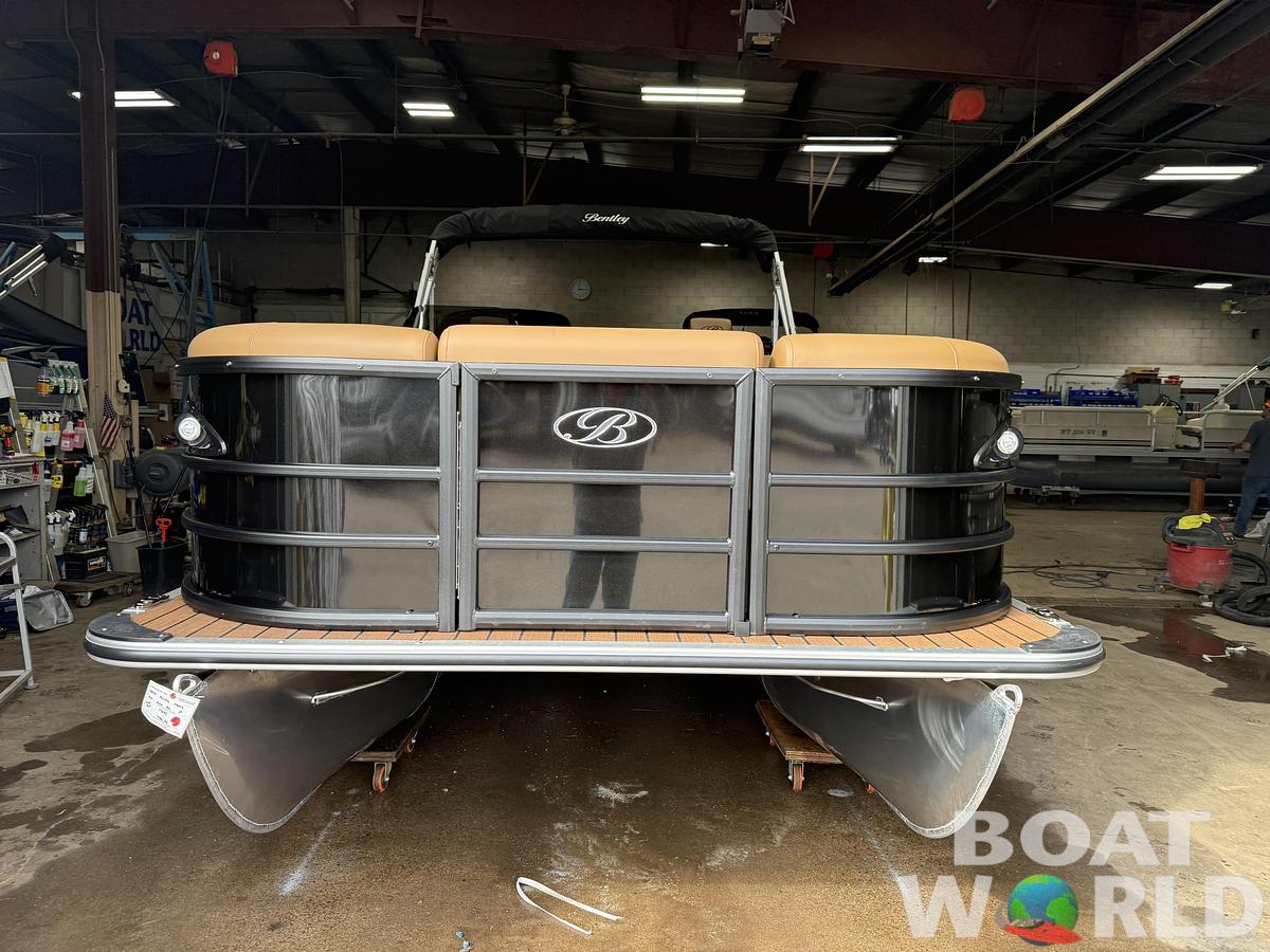 2026 Bentley Pontoons Legacy 200 Navigator Quad Lounge $39995