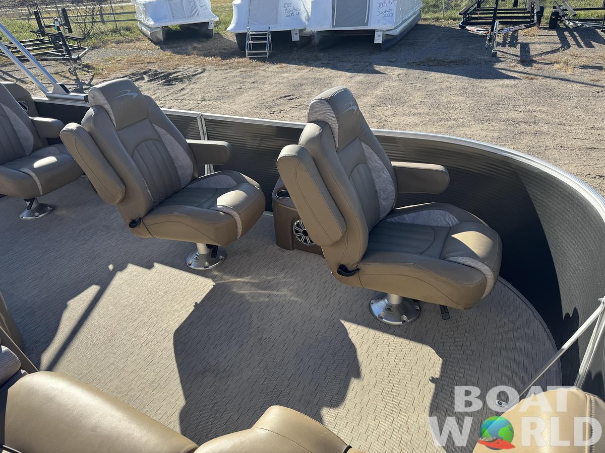 Used 2016 Bennington 2250 GSR Pontoon