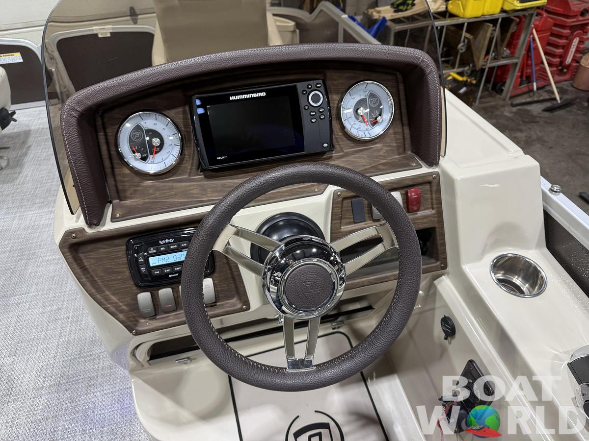 Used 2016 Premier 220 Castaway