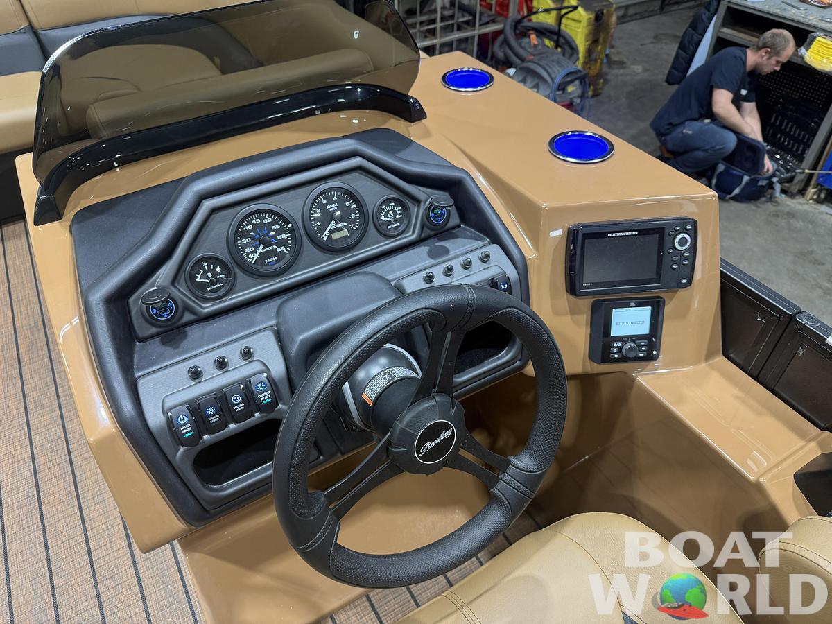 2026 Bentley Pontoons Legacy 220 Navigator Quad Lounge