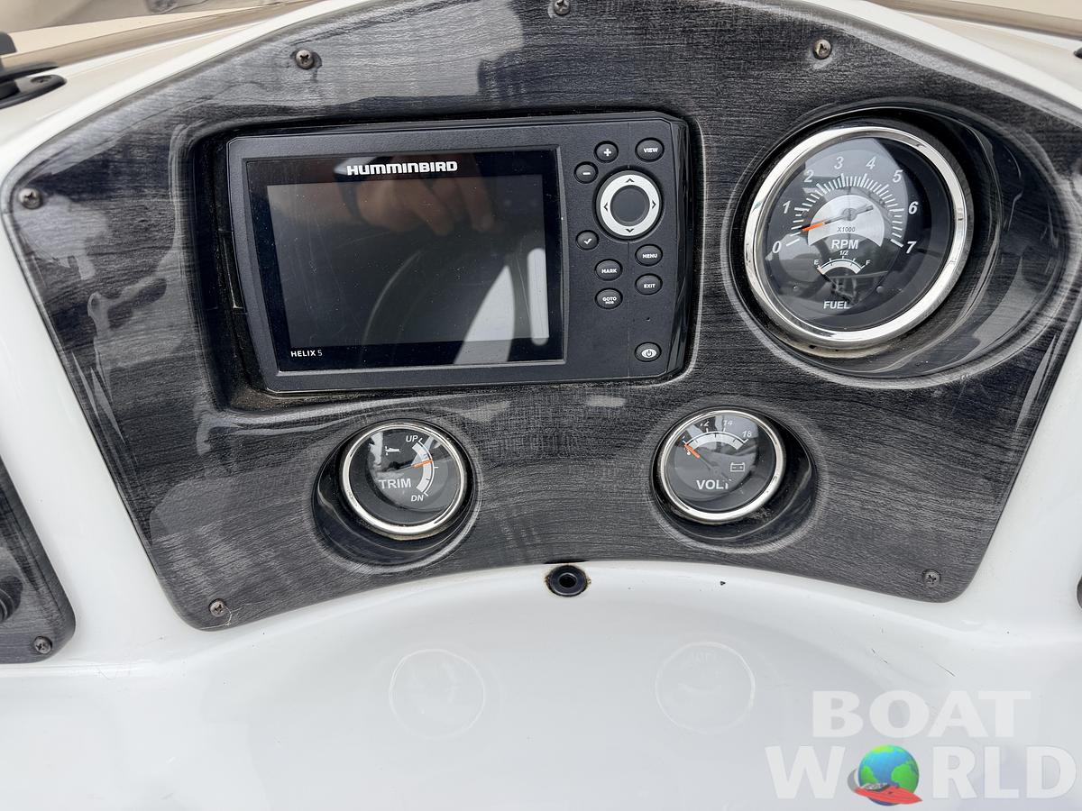 Used 2019 Qwest 822 LS Tritoon & 150HP Honda 4Stroke -$29,995