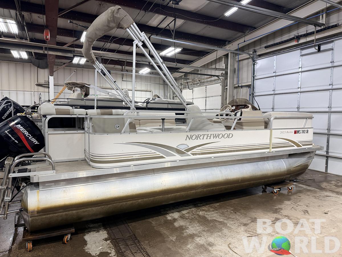Used 2004 Northwood 2023 Reitta & 40HP Mercury 4Stroke -$