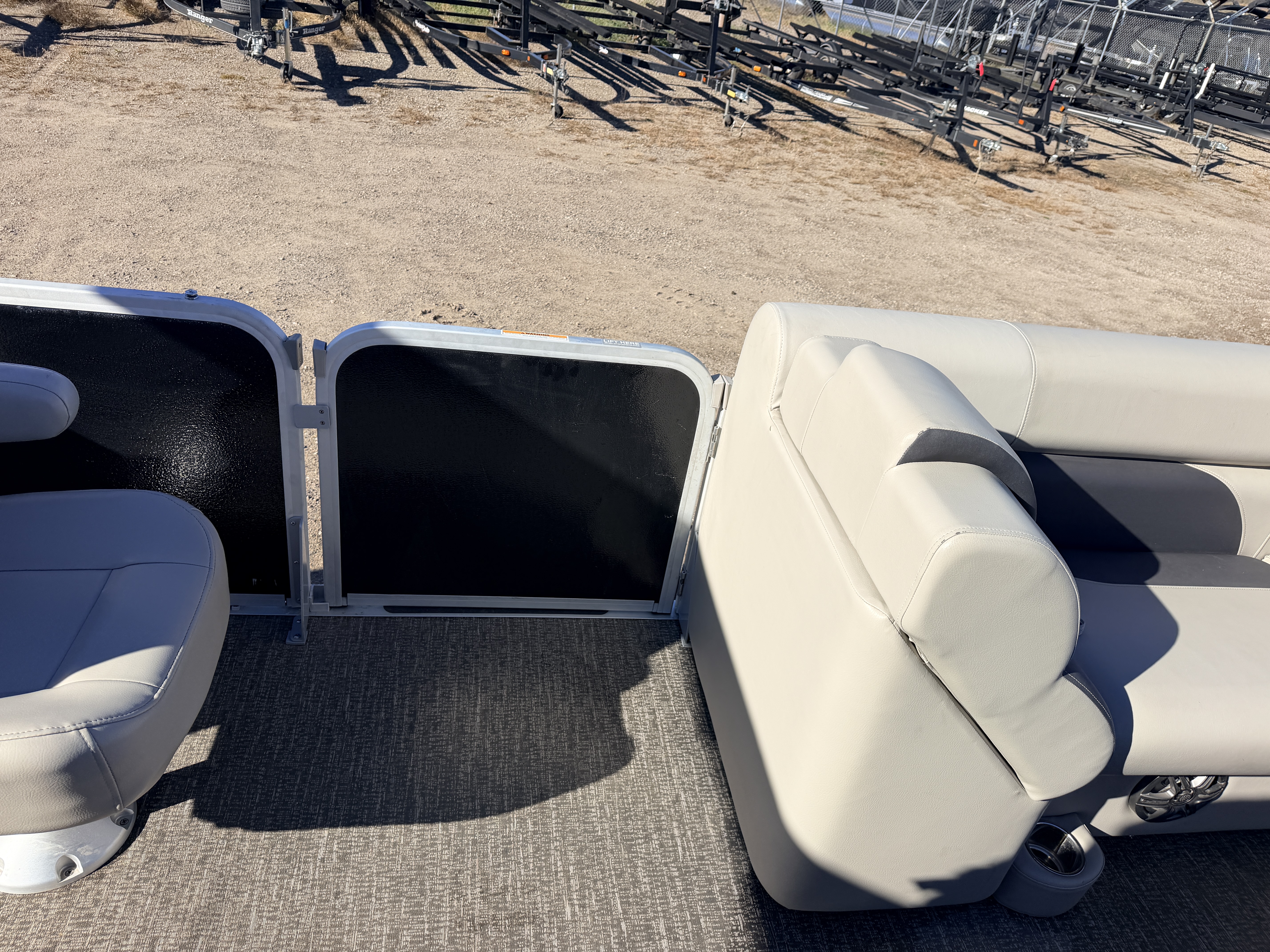 Used 2022 Premier 230 SunSpree RF & 116HP Yamaha 4Stroke -$34,995