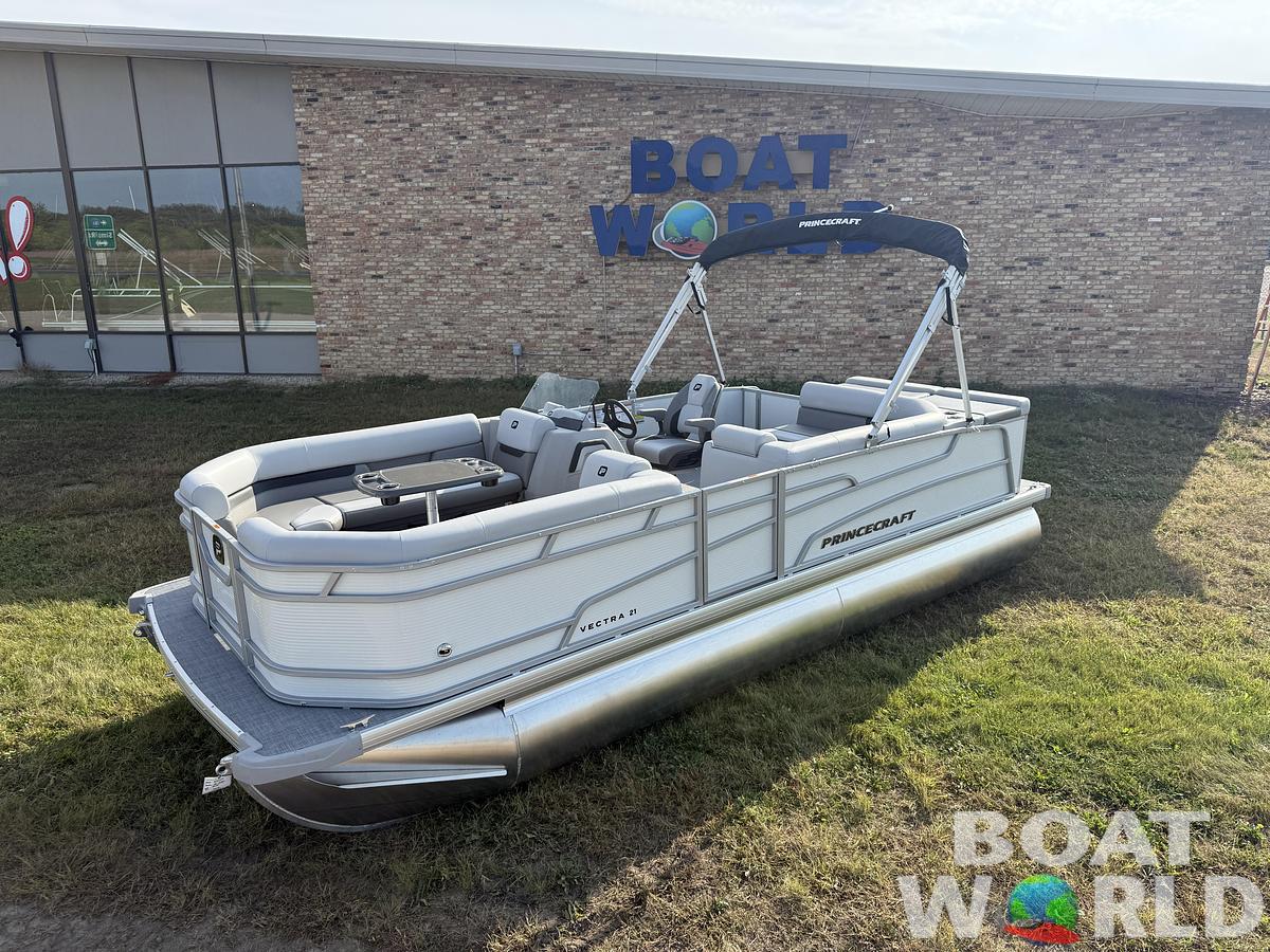 2026 Princecraft Vectra 21 Cruise Lounge Pontoon & Mercury 4-Stroke EFI