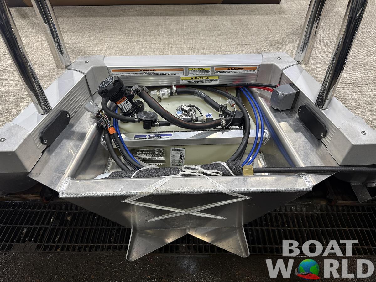 2026 Tahoe Pontoons LTZ 1985 Cruise Rear Bench (CRB)