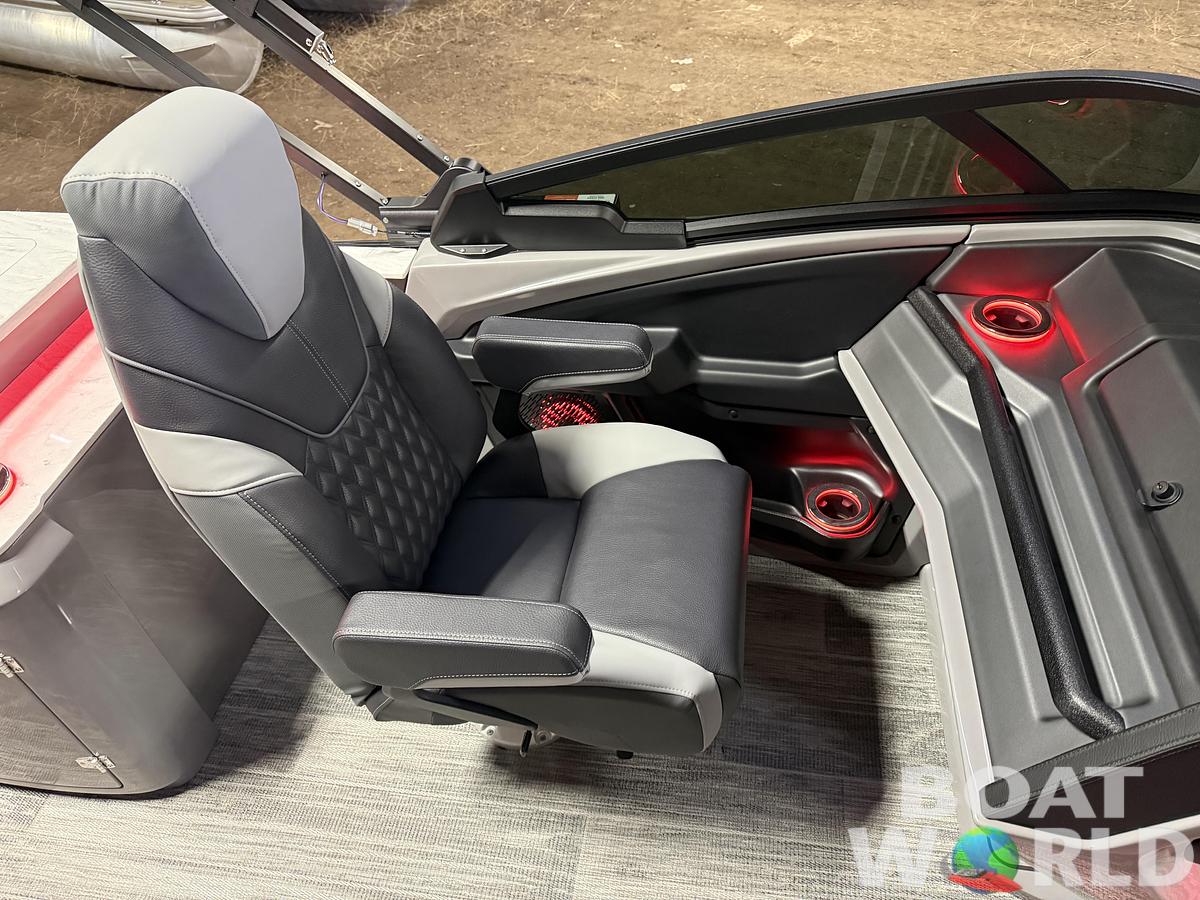 2026 Tahoe Pontoons Cascade 2385 Elite Windshield Tritoon