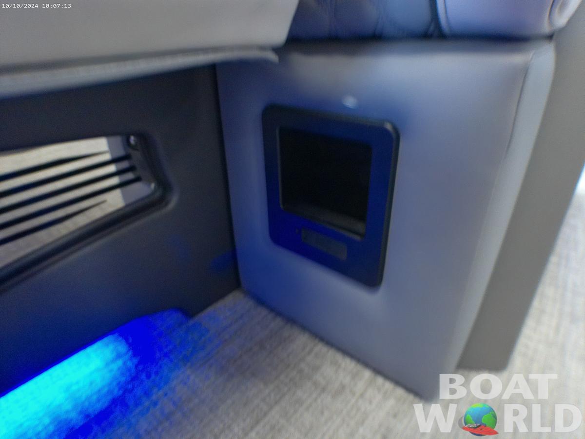 2025 Tahoe Pontoons Cascade 2385 Swingback (VRL) Tritoon & Honda 4-Stroke EFI