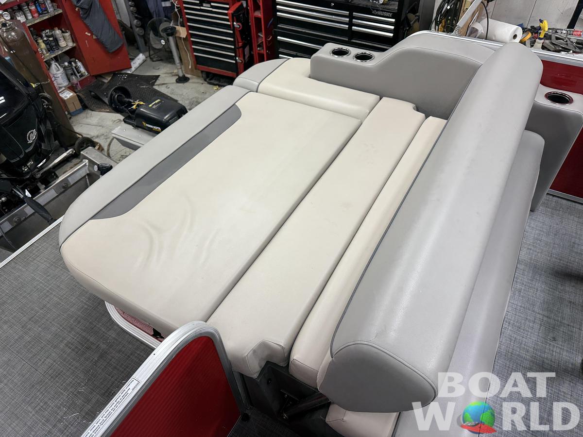 Used 2021 Princecraft Vectra 23 RL Dinette Swingback Pontoon & 115HP