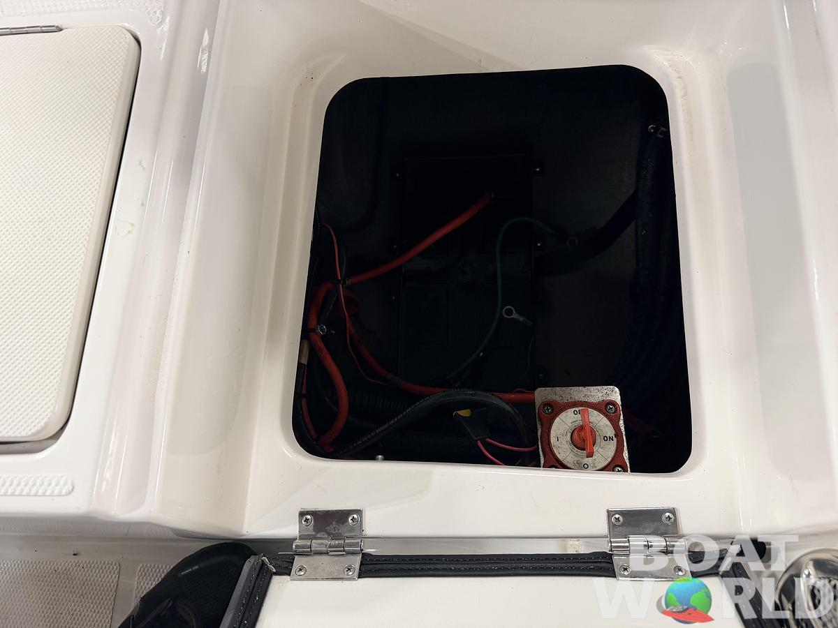 Used 2016 Larson FX 1850 DC Fiberglass Fishing Boat