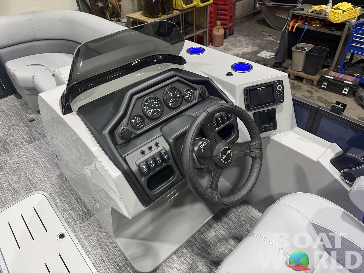 2026 Bentley 223 Navigator Quad Lounge Tritoon $50995