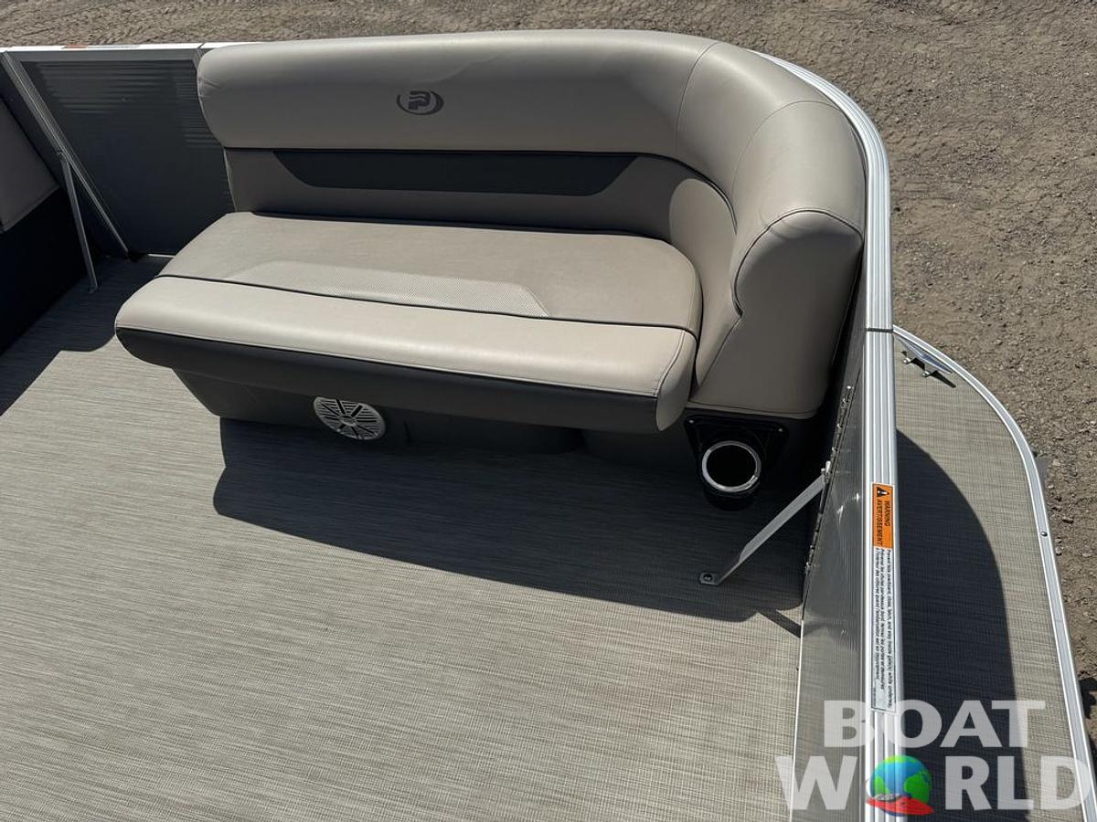 Used 2020 Princecraft Vectra 19 Pontoon