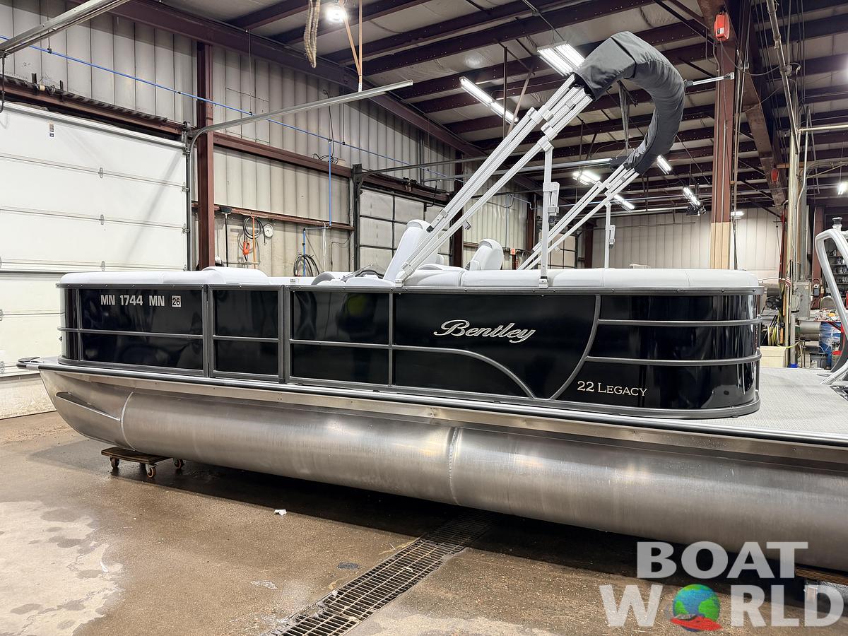 Used 2024 Bentley Pontoons Legacy 223 Navigator Quad Lounge Tri-toon Pontoon & 150HP Honda 4-Stroke EFI