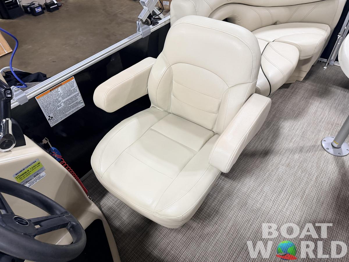 Used 2019 Sylvan MIrage 820 LZ Quad Lounge & 90HP Yamaha -$27,995