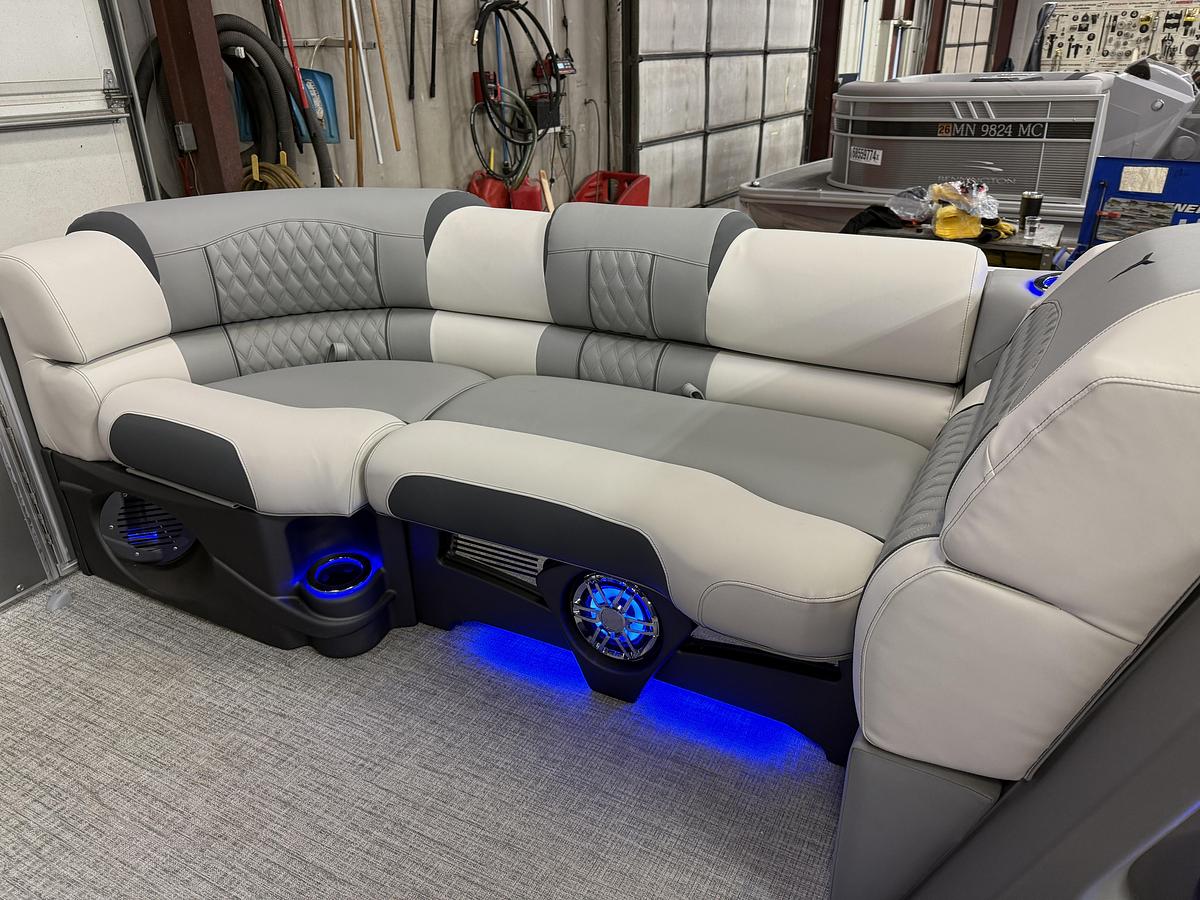 2025 Tahoe Pontoons Cascade 2385 Elite Tritoon & Honda 225HP 4-Stroke EFI