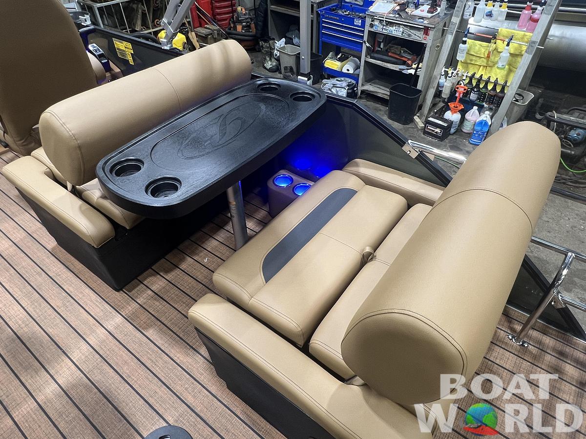 2026 Bentley Legacy 220 QSB Swingback $43995