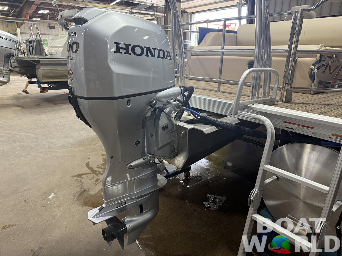 2023 Montego Bay NEW* 8524 Swingback Pontoon & 100HP 4-Stroke EFI