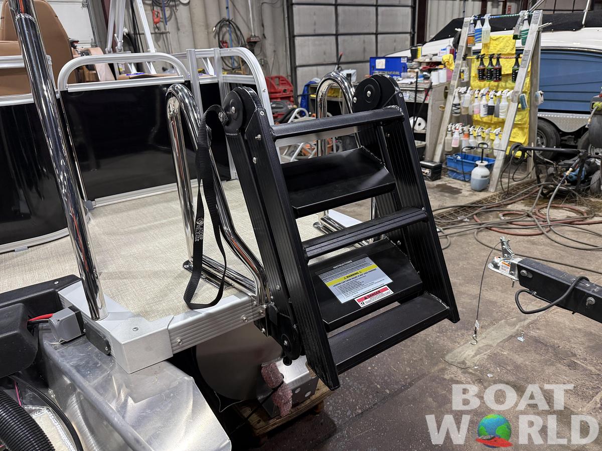 2026 Tahoe Pontoons LTZ 2385 Swingback (VRL) Tritoon