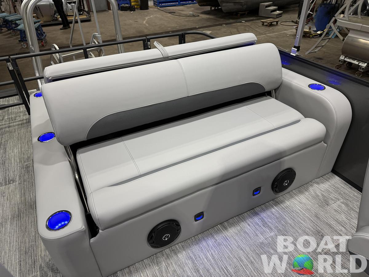 2026 Bentley Pontoons Legacy 220 Swingback 