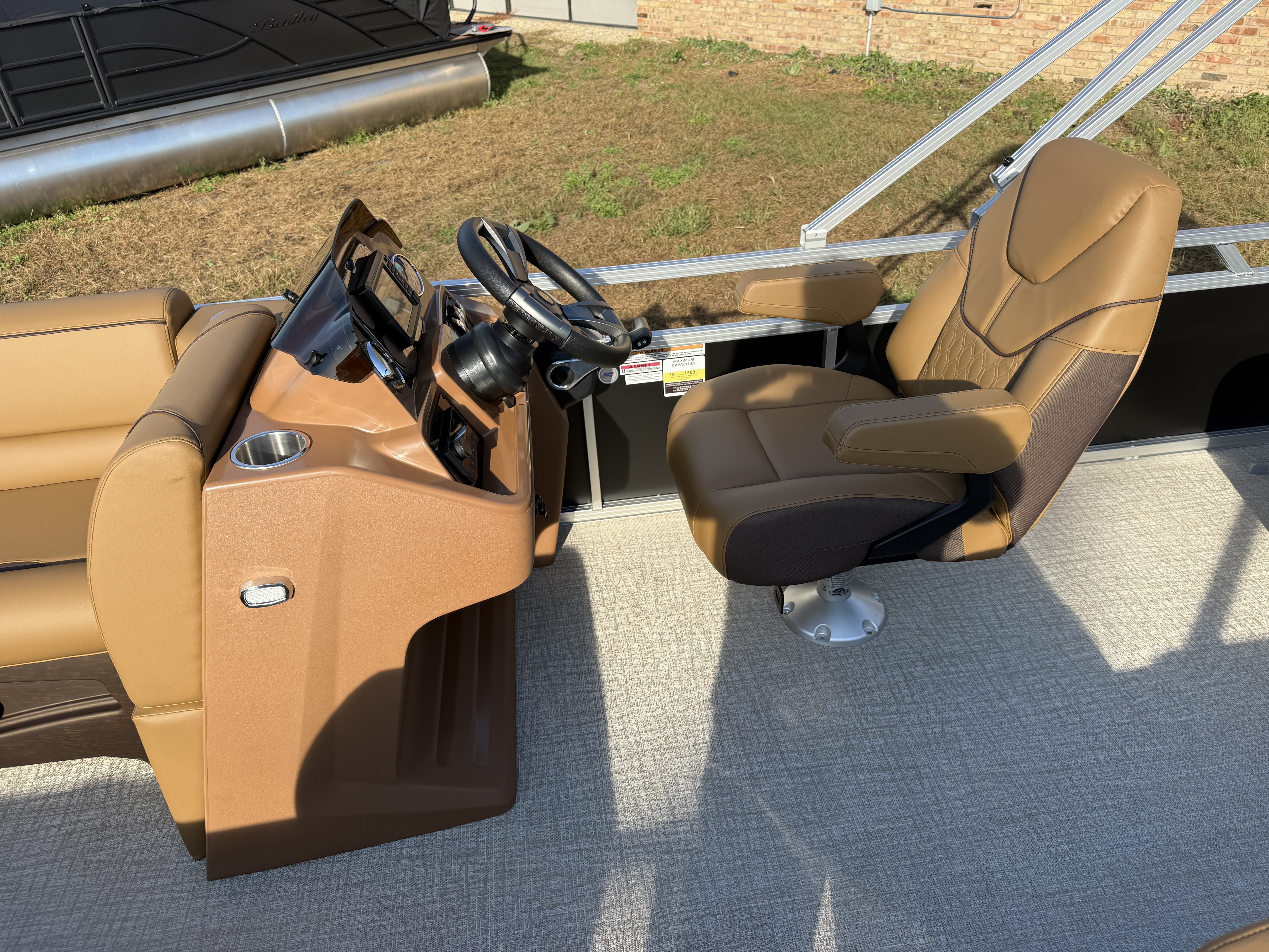2027 Tahoe Sport VRB 2180 Swingback $31995