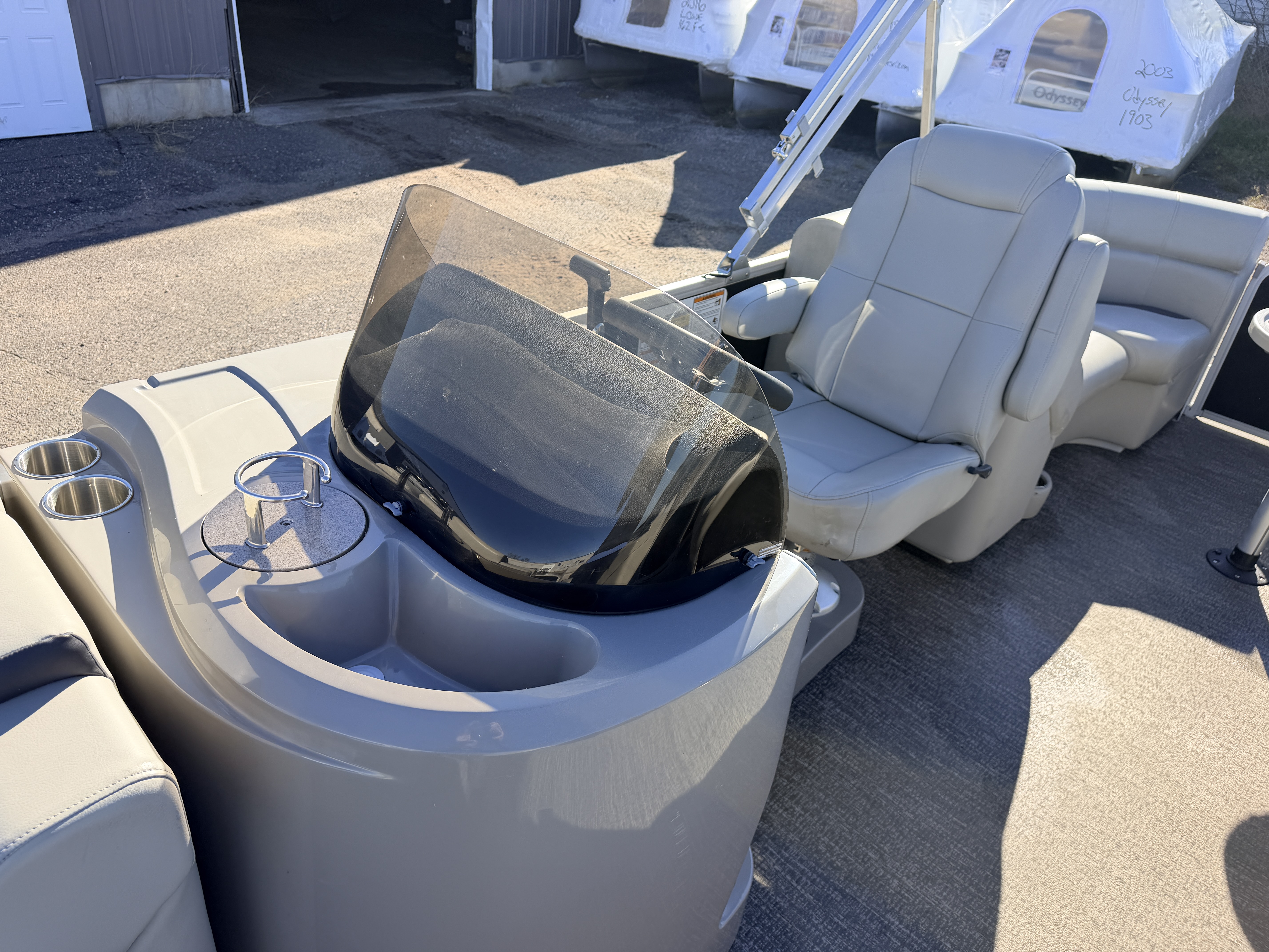 Used 2022 Premier 230 SunSpree RF & 116HP Yamaha 4Stroke -$34,995
