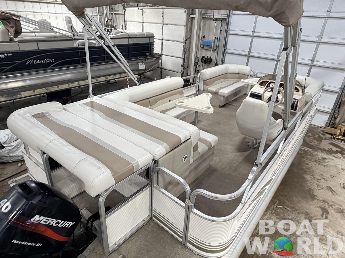 Used 2004 Northwood 2023 Reitta & 40HP Mercury 4Stroke -$