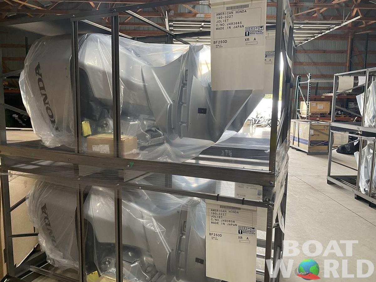 2025 Honda Marine Twin 250HP New 30"