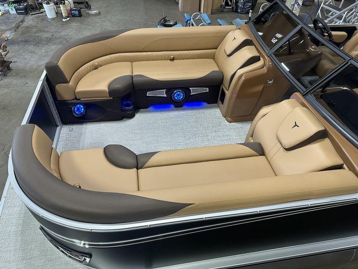2025 Tahoe Pontoons LTZ 2385 Elite Cruise Windshield Tritoon & Honda 4-Stroke EFI
