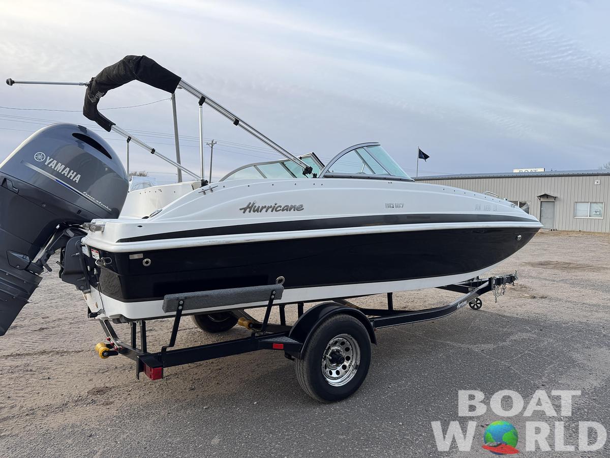 Used 2019 Hurricane SunDeck 187 with 150HP Yamaha Fourstroke EFI Outboard