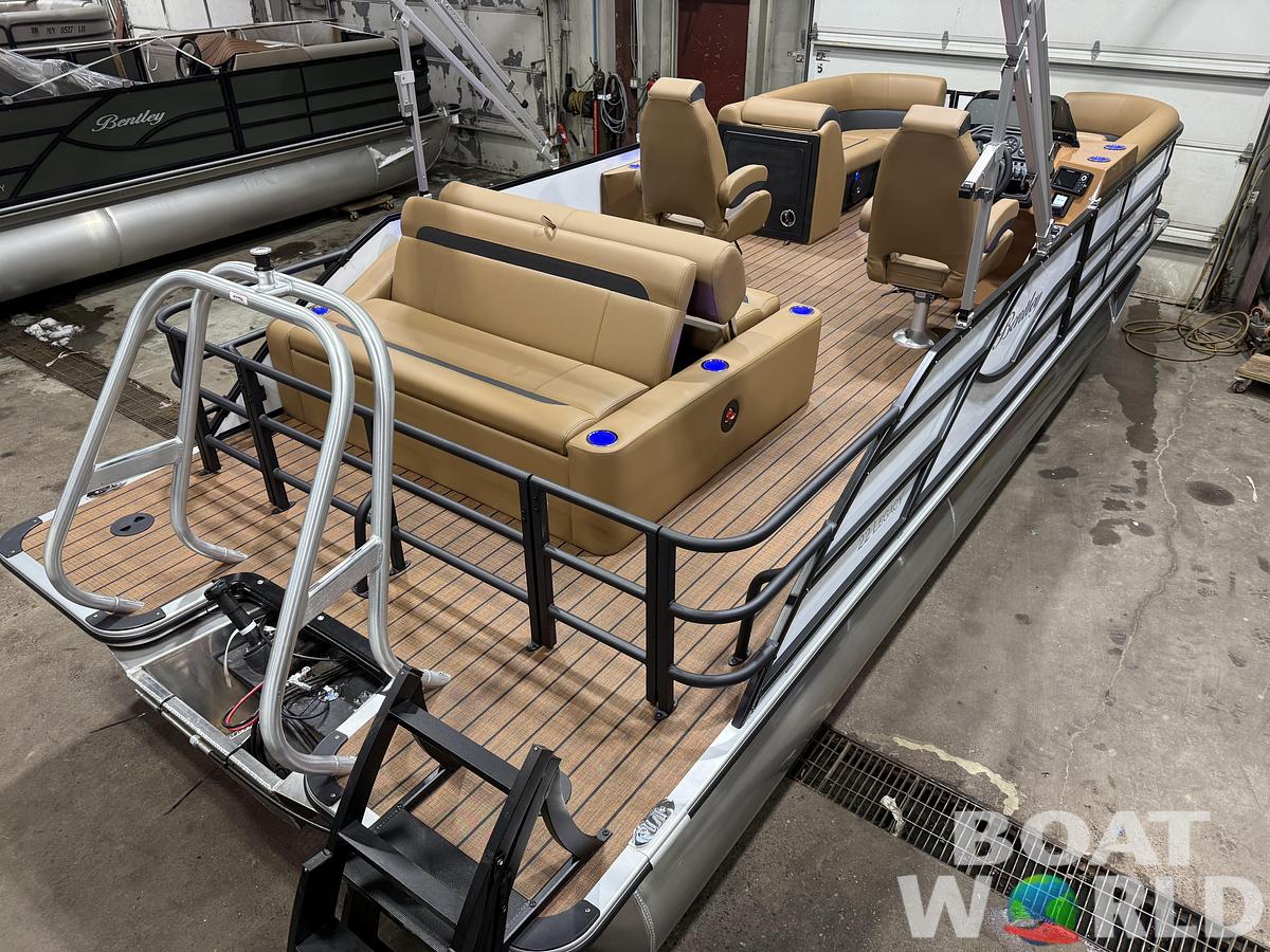 2026 Bentley Pontoons Legacy 220 Swingback