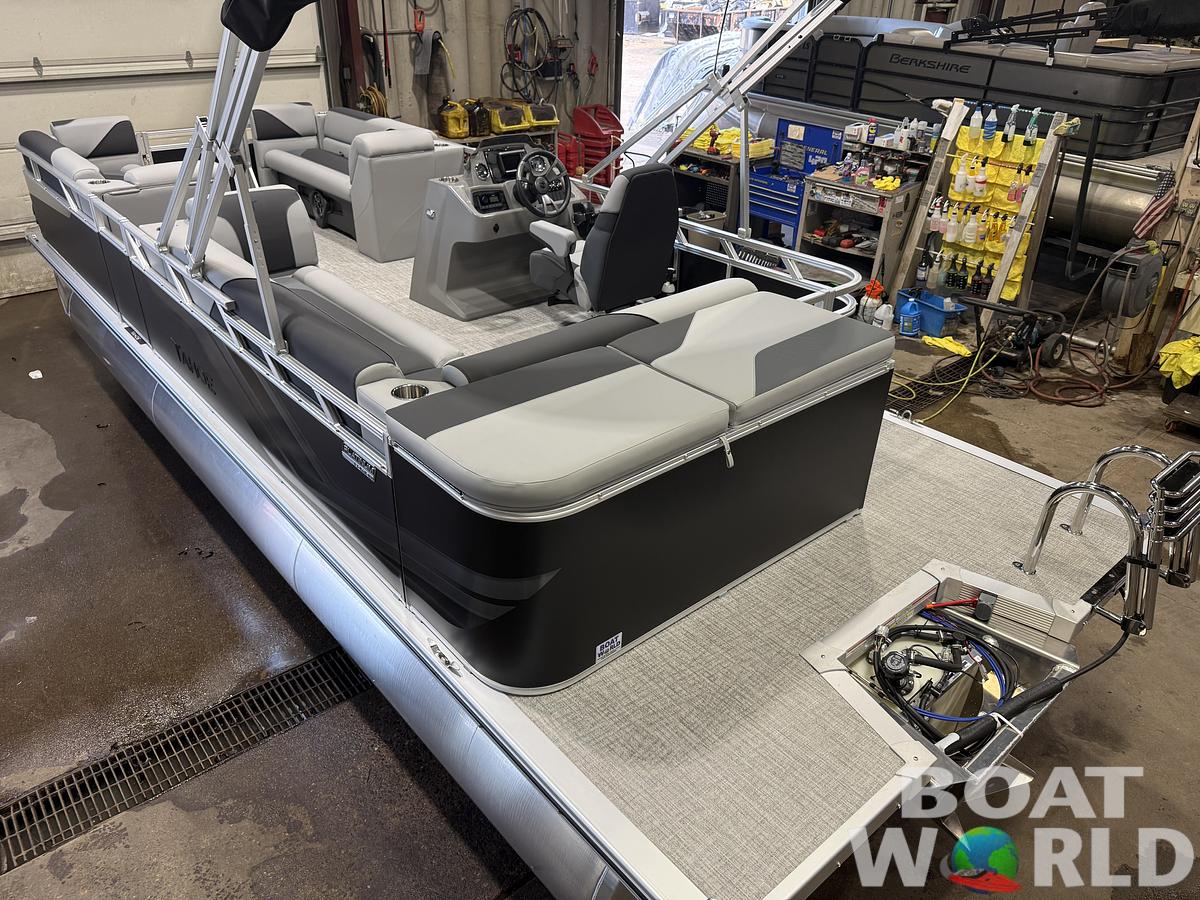 2027 Tahoe Sport 2380 Cruise & 4-Stroke $31995