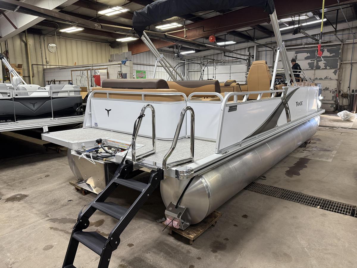 2025 Tahoe Pontoons LTZ 2385 Swingback (VRL) & Honda 4-Stroke EFI
