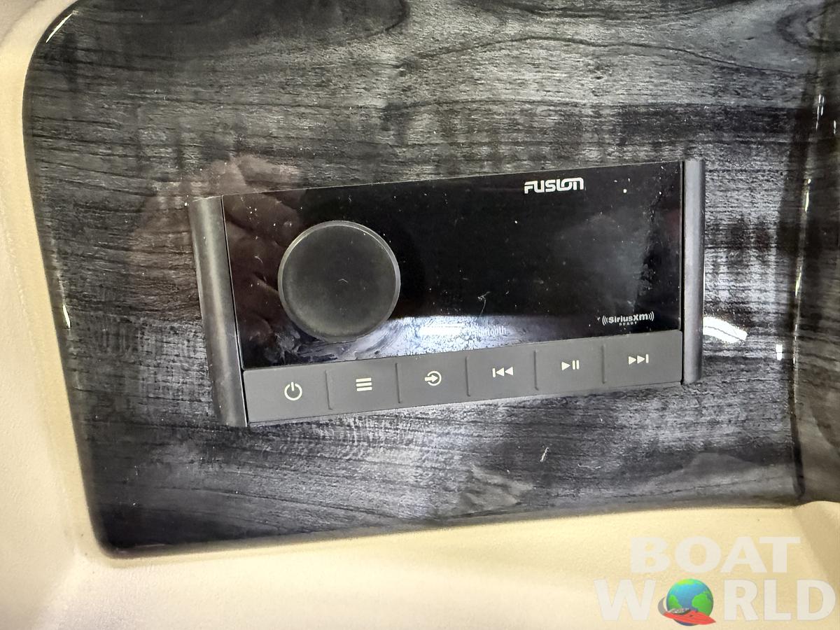 2025 Tahoe Pontoons LTZ 2385 Swingback (VRL) & Honda 4-Stroke EFI