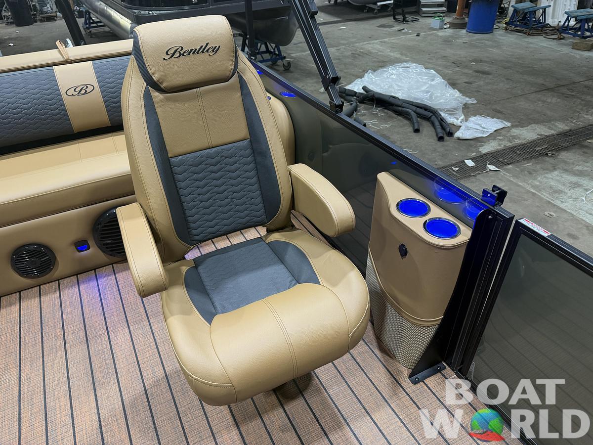 2026 Bentley Pontoons Elite 223 Swingback Tritoon & 200HP 