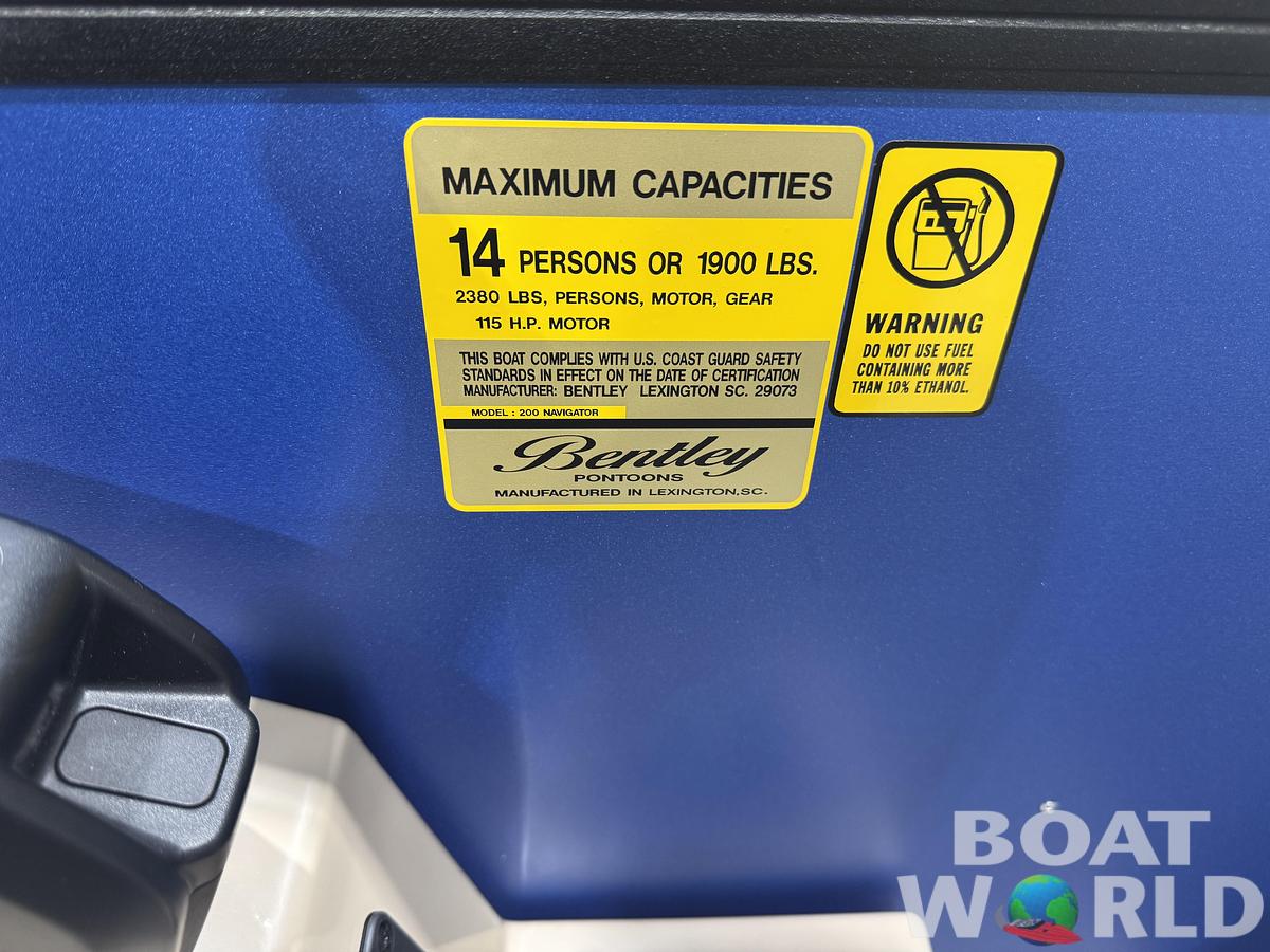 2026 Bentley Pontoons Legacy 220 Navigator Quad Lounge