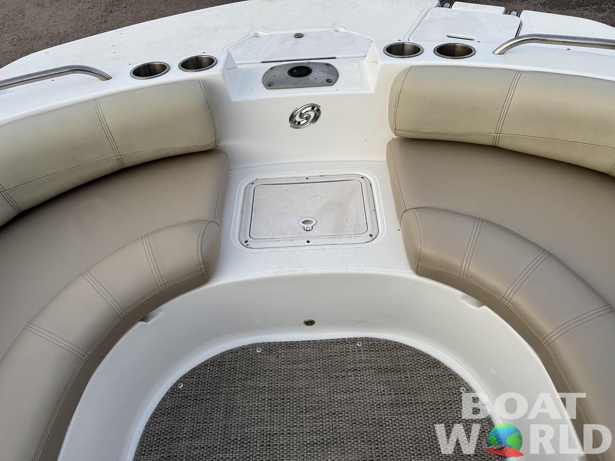 Used 2019 Hurricane SunDeck 187 with 150HP Yamaha Fourstroke EFI Outboard