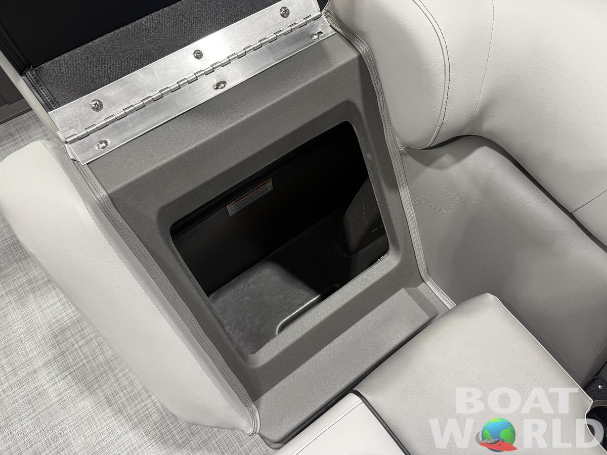 2026 Princecraft Vectra 23 RL Dinette Swingback Pontoon 