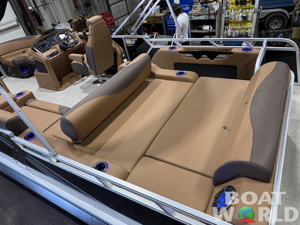 2026 Tahoe Pontoons LTZ 2385 Swingback (VRL) Tritoon