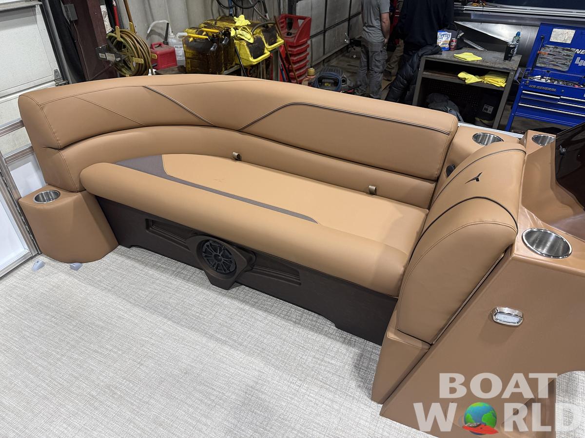 2026 Tahoe Sport VRB 2385 Swingback & 4-Stroke $34995