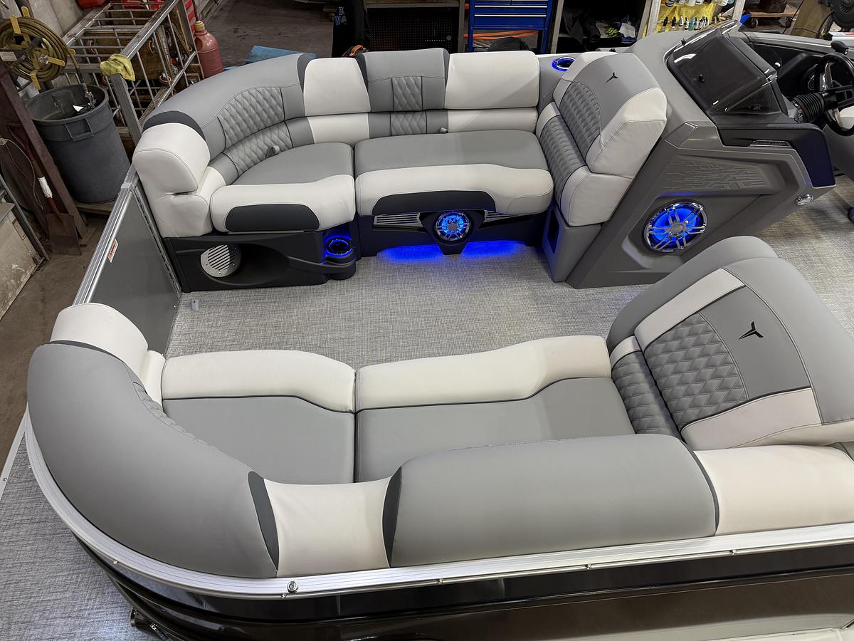 2025 Tahoe Pontoons Cascade 2385 Elite Tritoon & Honda 225HP 4-Stroke EFI