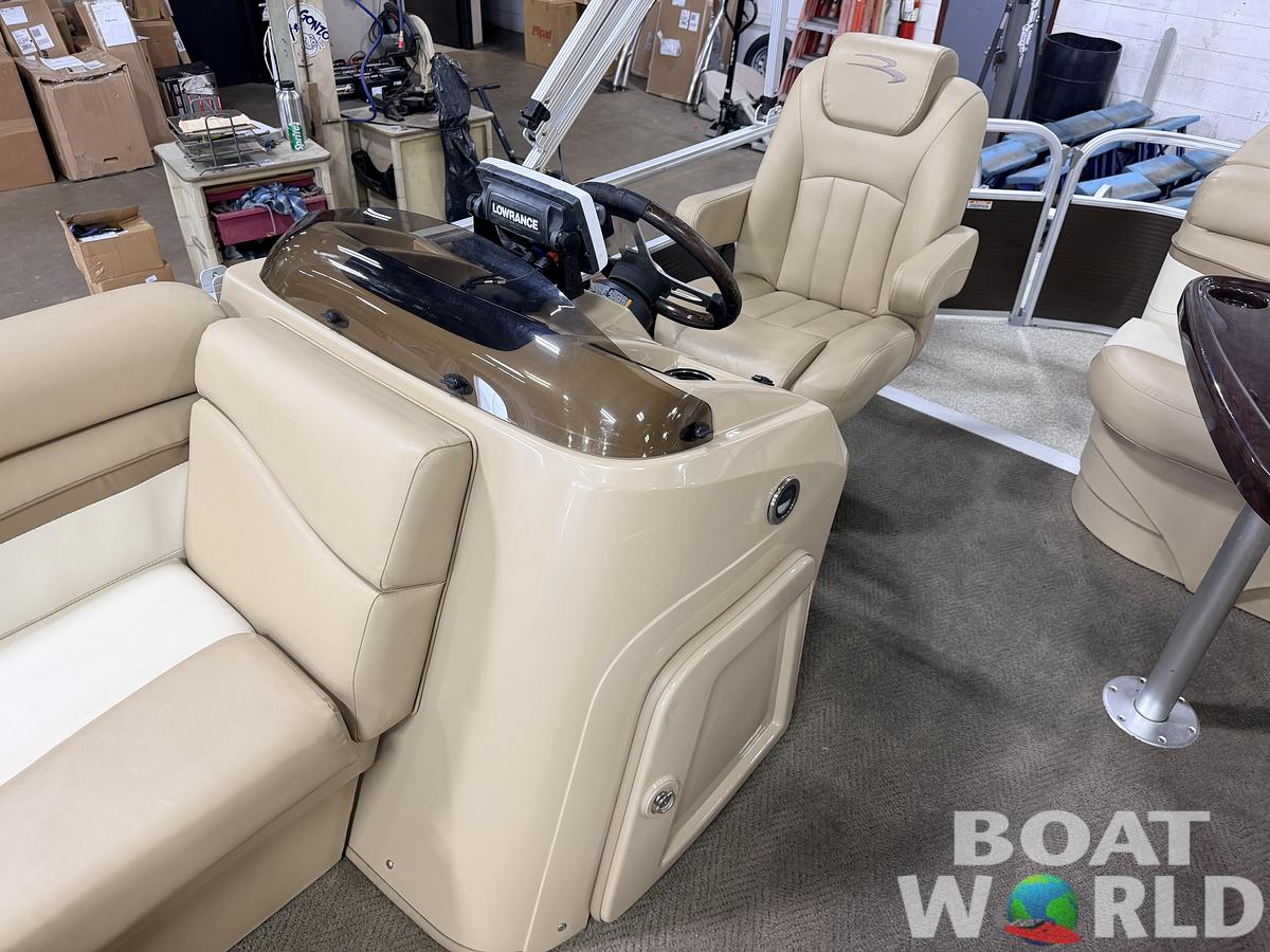 Used 2016 Bennington 20 SLM & 50HP Yamaha 4Stroke -$19,995