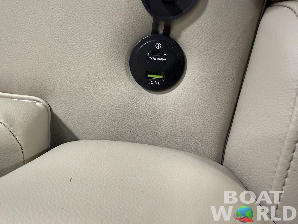 2025 Tahoe Pontoons LTZ 2385 Swingback (VRL) & Honda 4-Stroke EFI