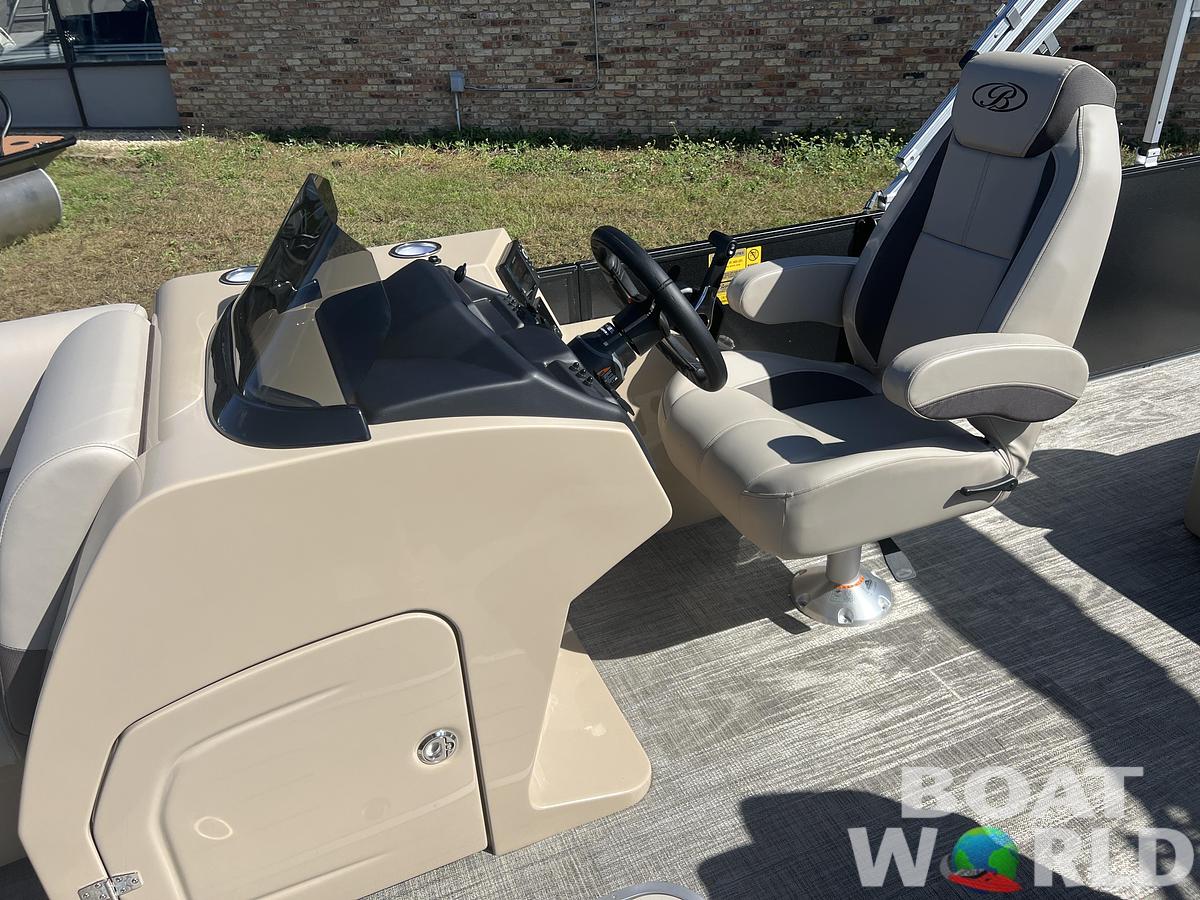 2026 Bentley Pontoons Legacy 223 Swingback Tritoon & Honda 4-Stroke EFI