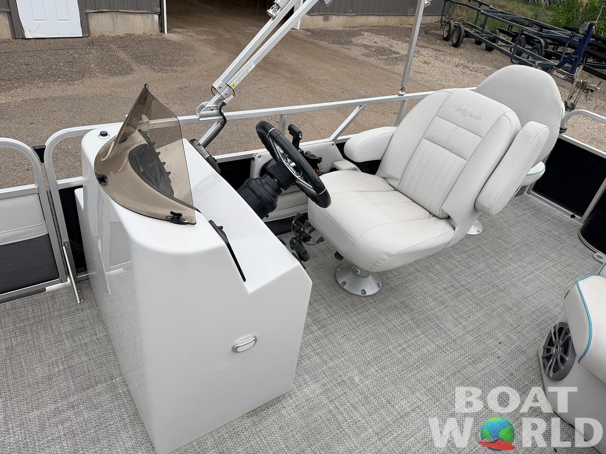 Used 2019 Qwest 822 Fish & Cruise Tritoon & 150HP Honda 4Stroke - $39,995