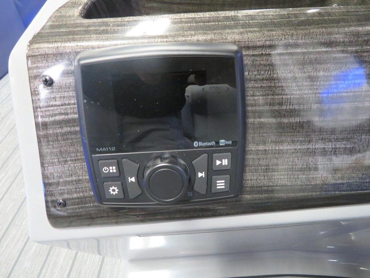 2023 Montego Bay ST8524 Swingback Tritoon Deluxe Pontoon & Honda 200HP 4-Stroke EFI